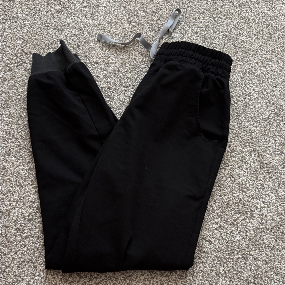Figs Black Women's Elastic-Waist Joggers uman
